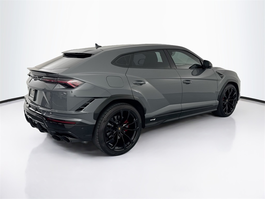 2023 Lamborghini Urus S photo 5