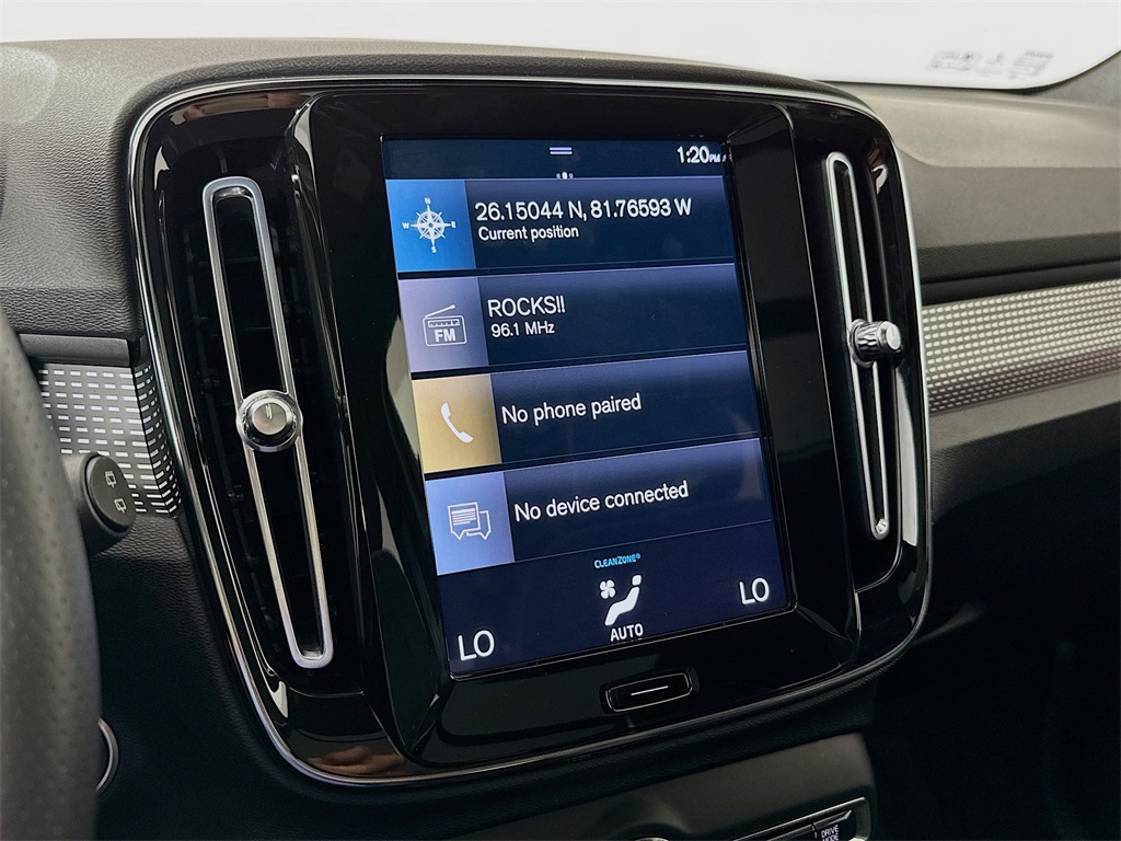 2021 Volvo XC40 R-Design photo 15