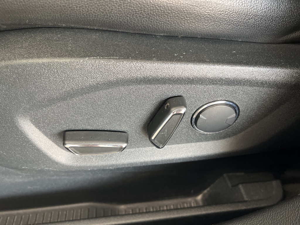2018 Ford Edge SEL photo 3