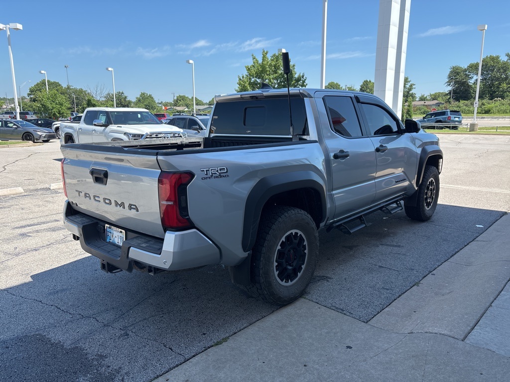 2024 Toyota Tacoma TRD Off-Road photo 3
