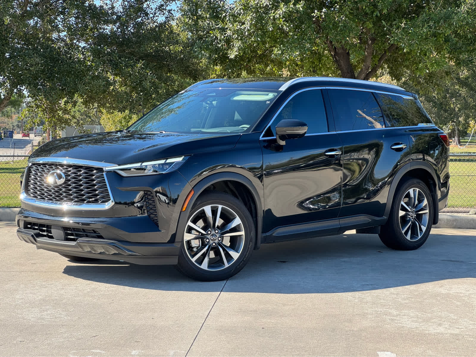 2025 INFINITI QX60 LUXE's photo