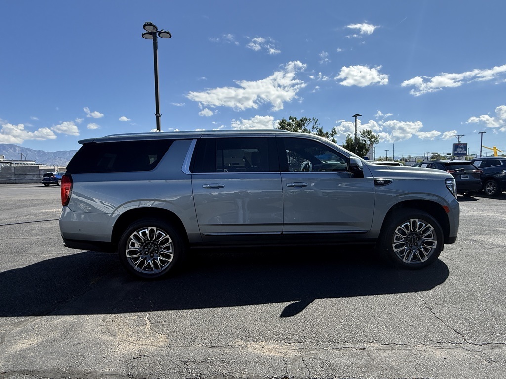 2023 Gmc Yukon XL Denali Ultimate photo 3