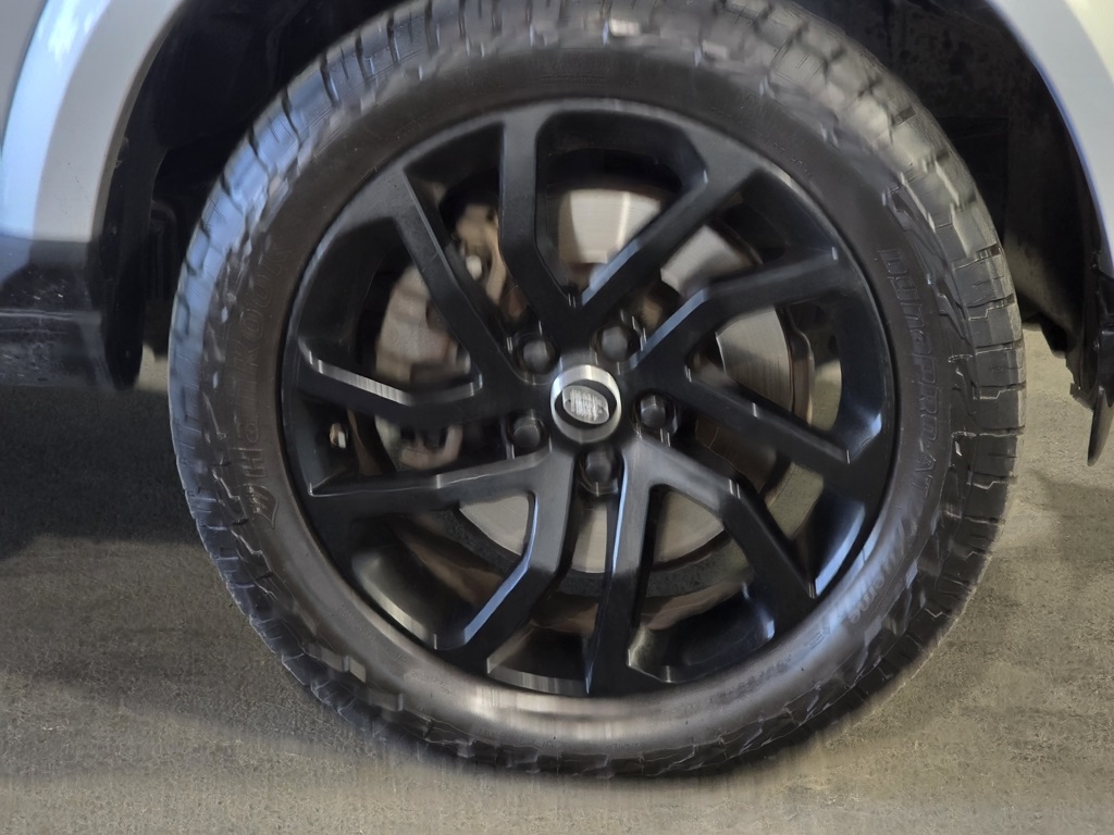 2016 Land Rover LR4 HSE photo 4