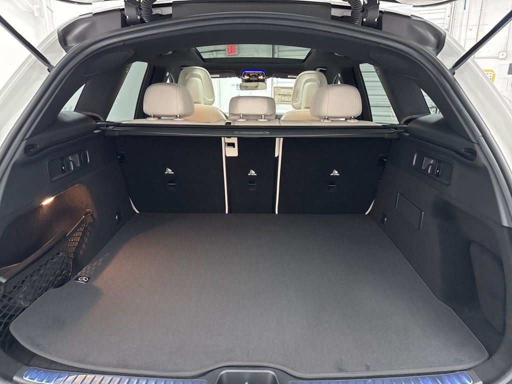 2026 Mercedes Benz GLC 300 photo 19