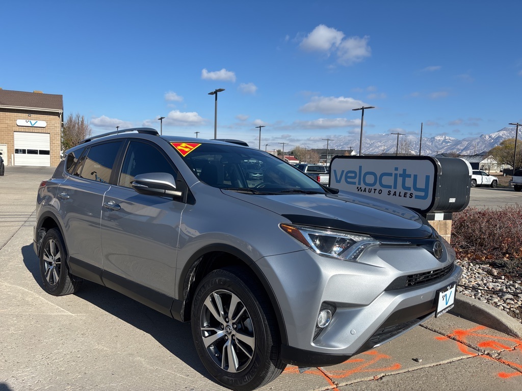 2017 Toyota RAV4 XLE's photo