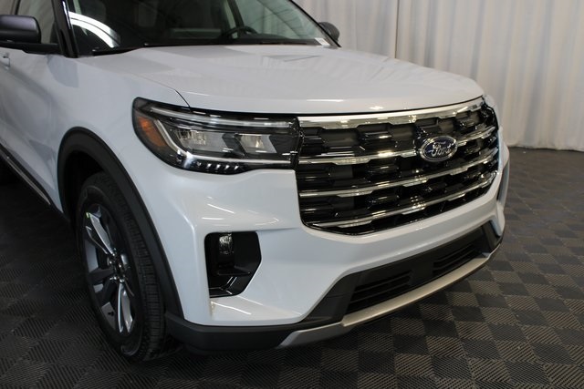 2025 Ford Explorer photo 15