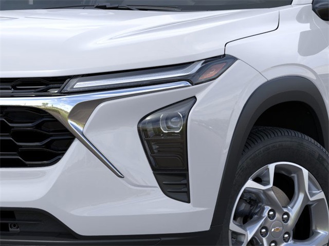 2025 Chevrolet Trax LS photo 8