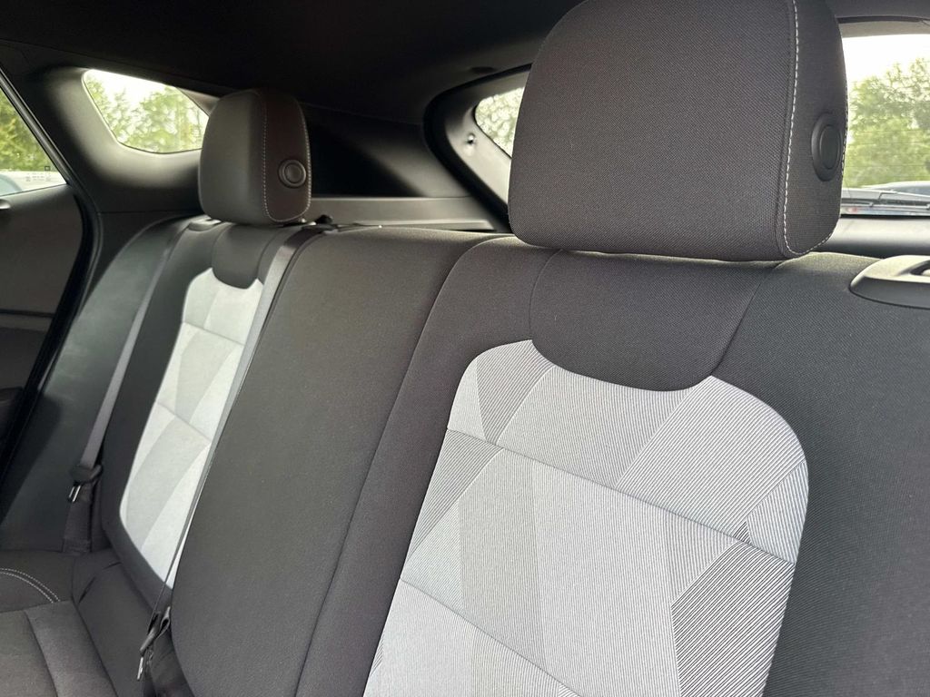 2025 Chevrolet Trax photo 12