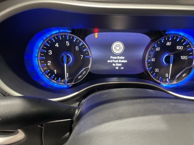 2026 Chrysler Pacifica photo 3