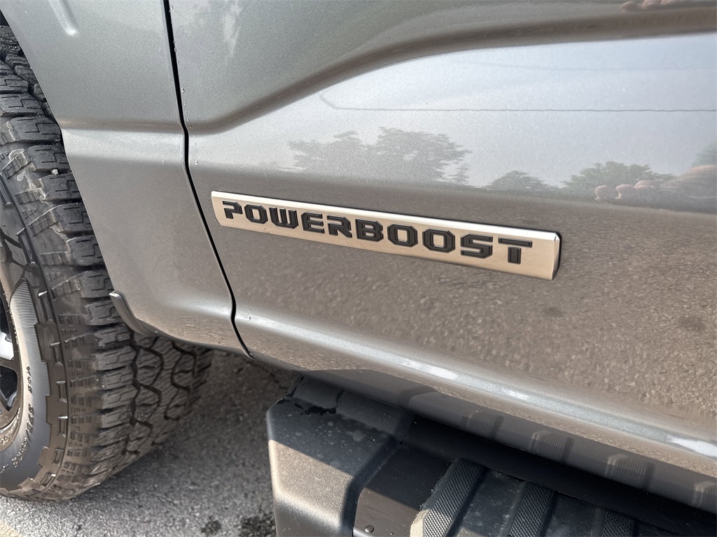 2025 Ford F-150 XLT photo 17