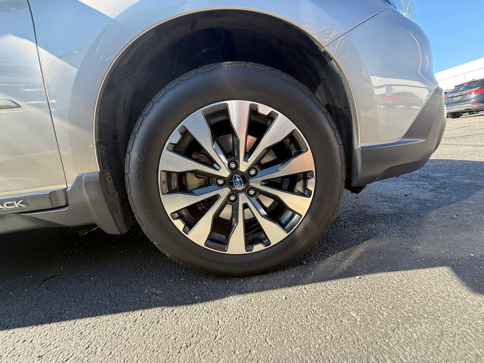 2016 Subaru Outback 2.5i Limited photo 4