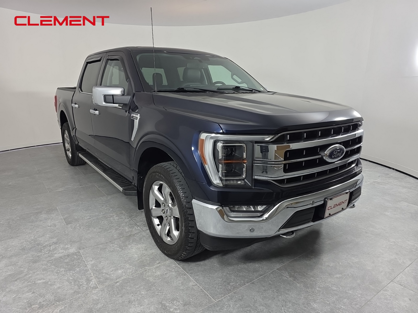 2023 Ford F-150 Lariat photo 2