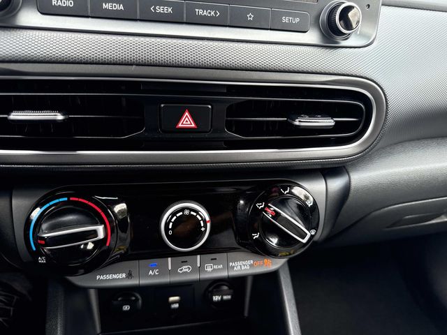 2023 Hyundai Kona SEL photo 23