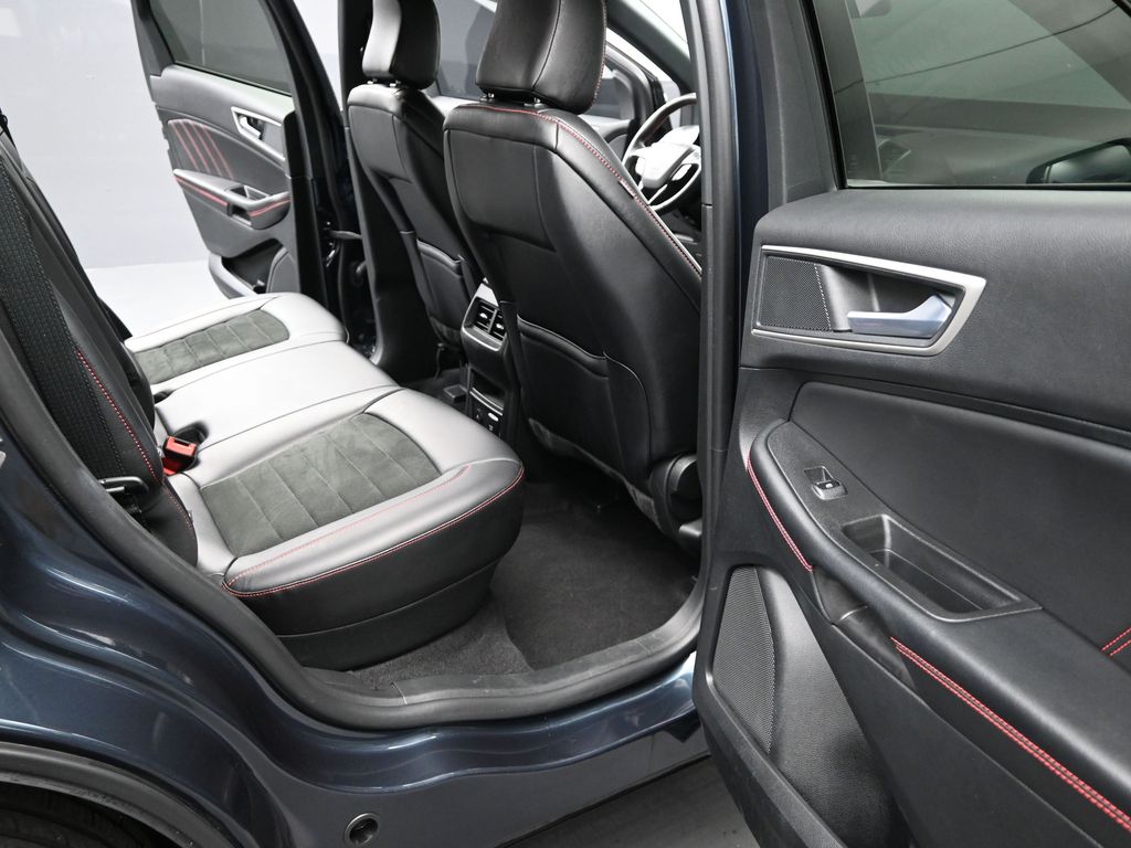 2024 Ford Edge ST-Line photo 14