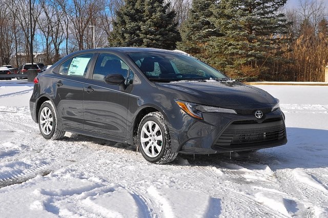 2026 Toyota Corolla LE's photo