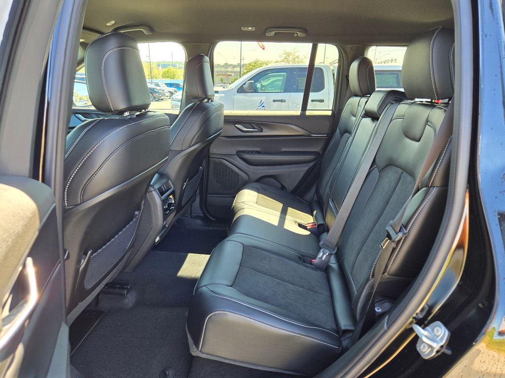 2025 Jeep Grand Cherokee Altitude X photo 24