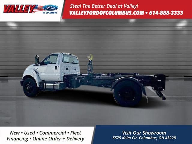 2026 Ford F-750 photo 2