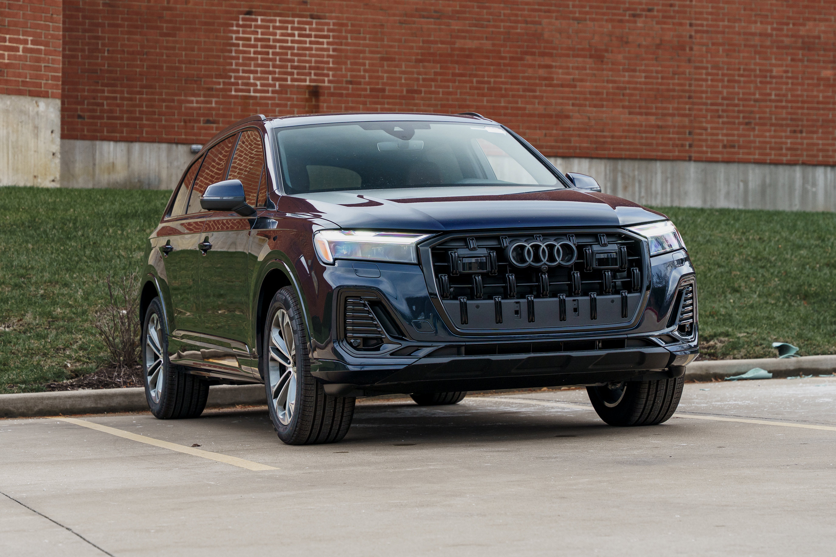 2026 Audi Q7 Premium Plus's photo