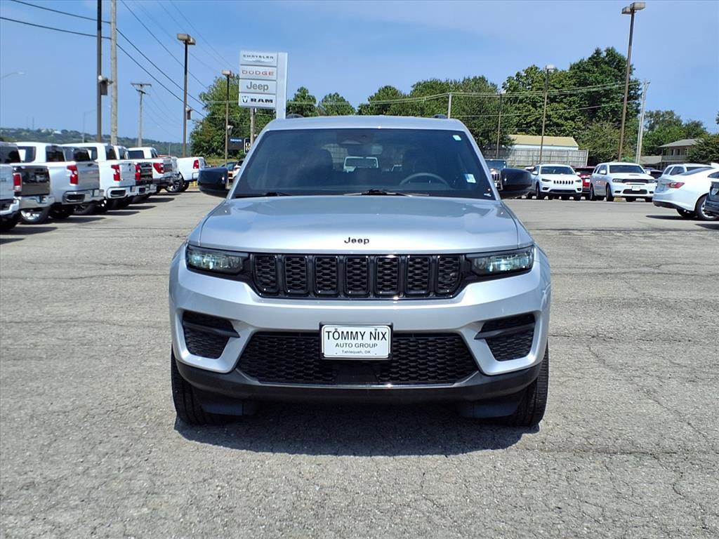 2024 Jeep Grand Cherokee Altitude photo 18