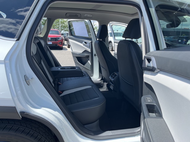 2025 Volkswagen Taos SEL photo 21