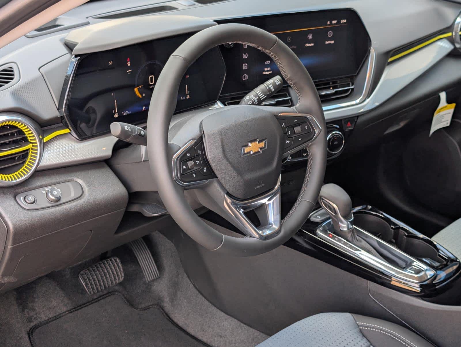 2025 Chevrolet Trax LT photo 10