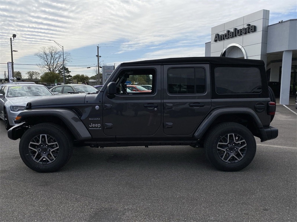 2024 Jeep Wrangler Sahara photo 2