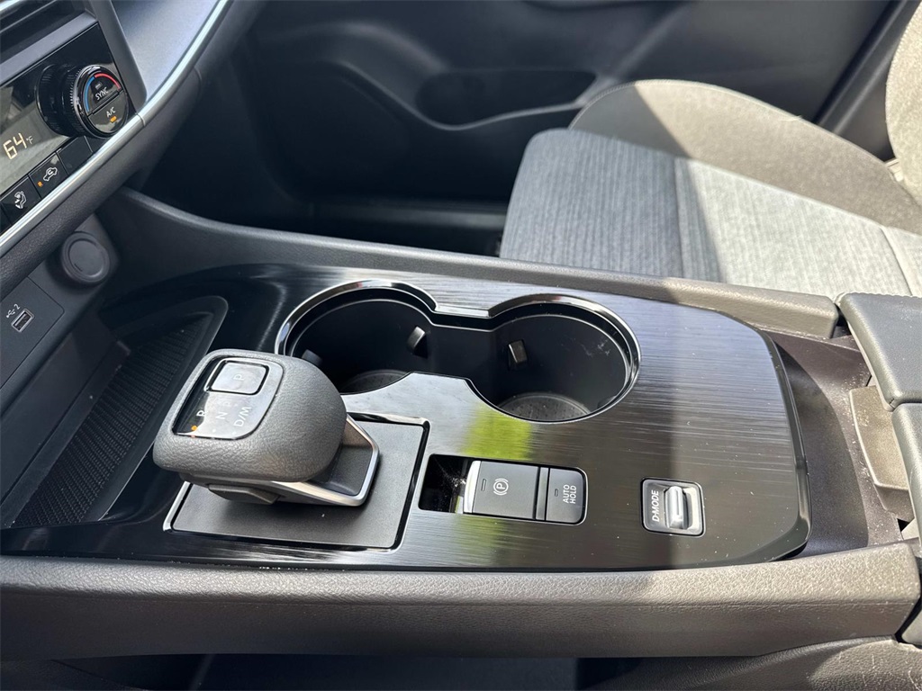 2023 Nissan Rogue SV photo 25