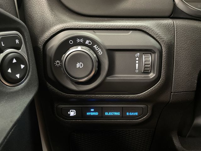 2023 Jeep Wrangler Rubicon 4xe photo 23