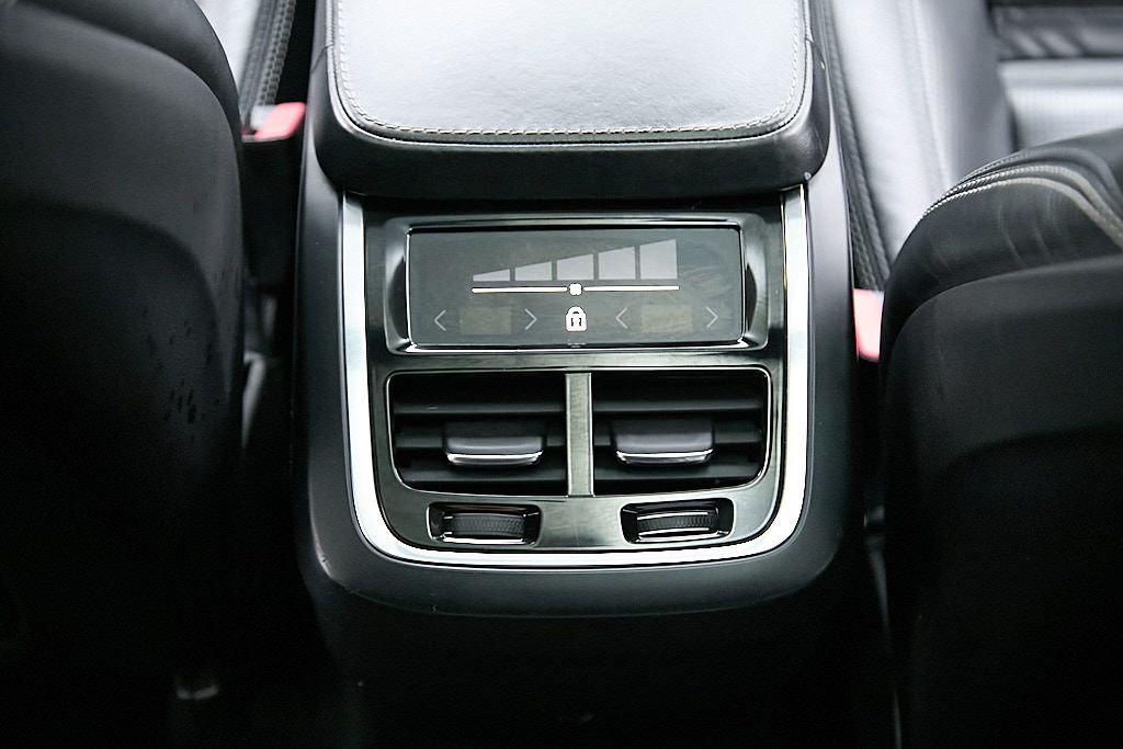 2018 VOLVO XC90 - Image 25