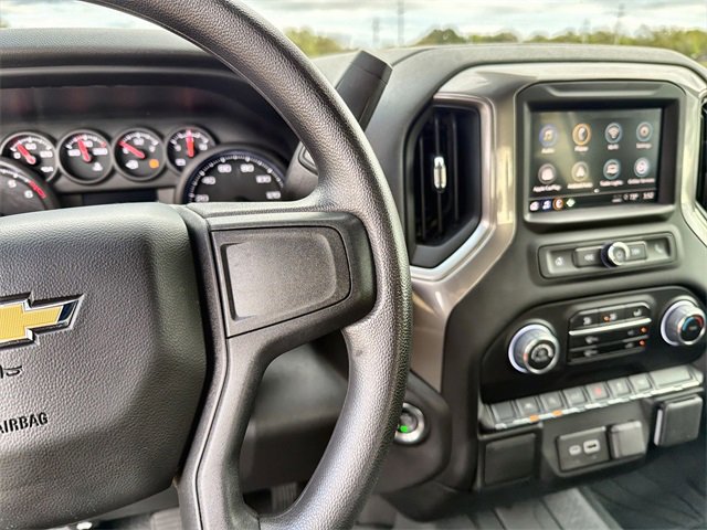 2025 Chevrolet Silverado 1500 Custom photo 2