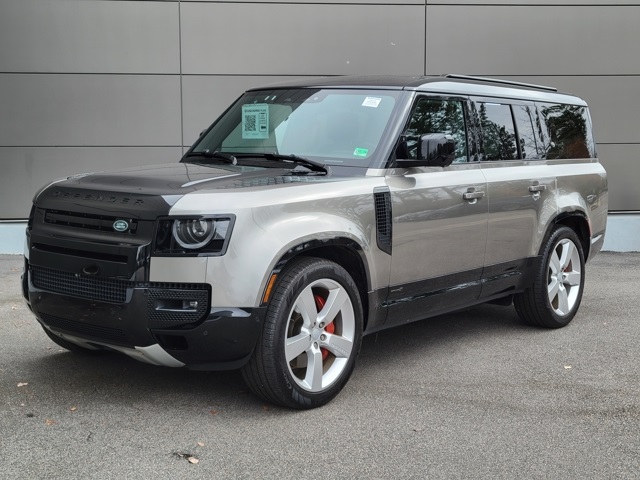 2024 Land Rover Defender X's photo