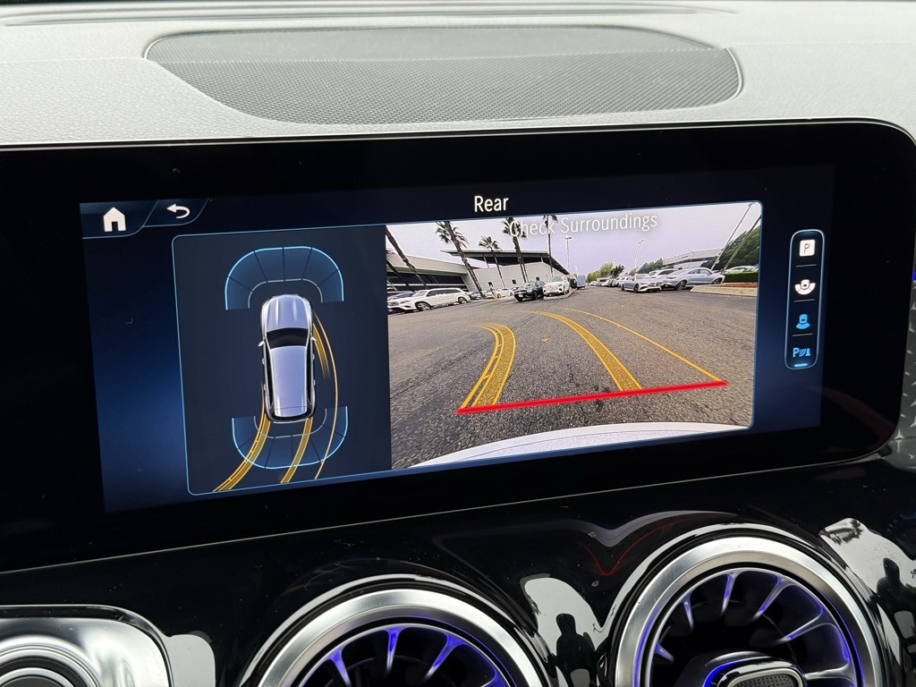 2024 Mercedes Benz GLB 250 4MATIC photo 4