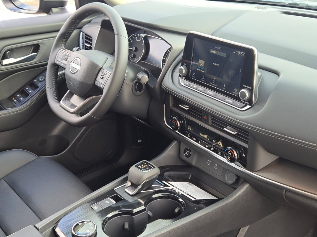 2026 Nissan Rogue SV photo 3