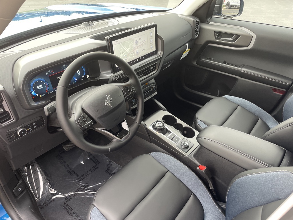 2025 Ford Bronco Sport Outer Banks photo 11
