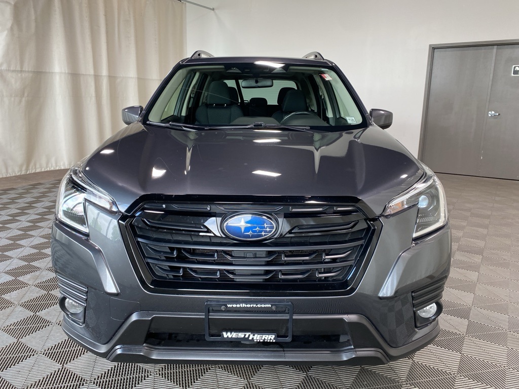 2022 Subaru Forester Premium photo 3