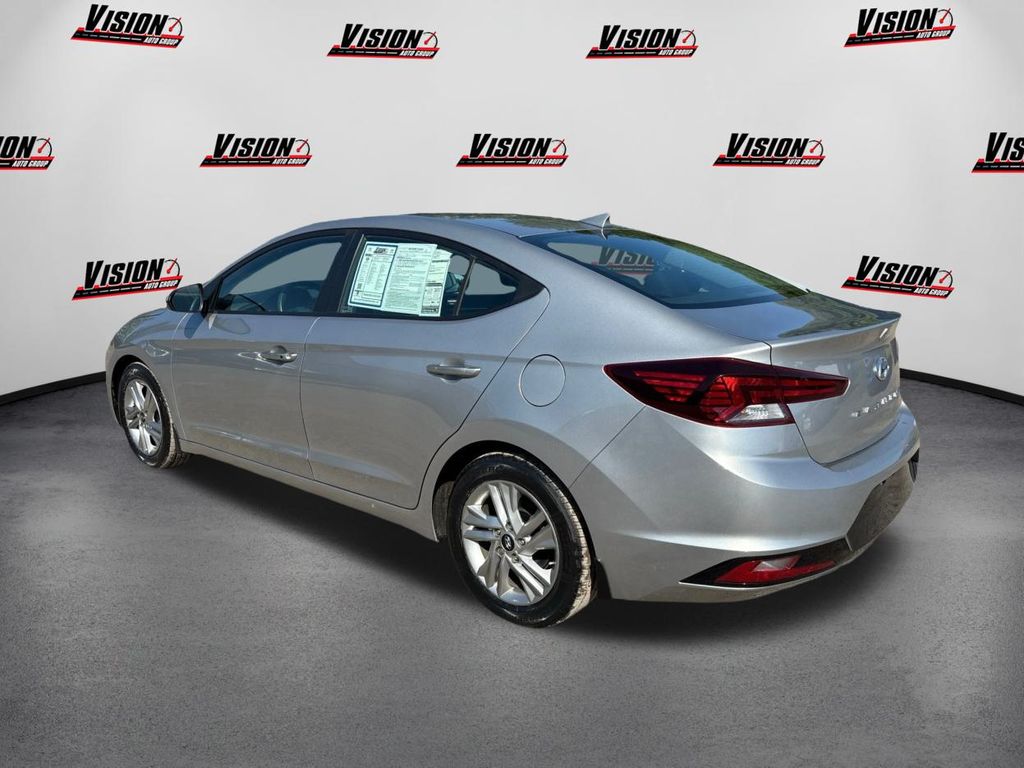2020 Hyundai Elantra Value Edition photo 5