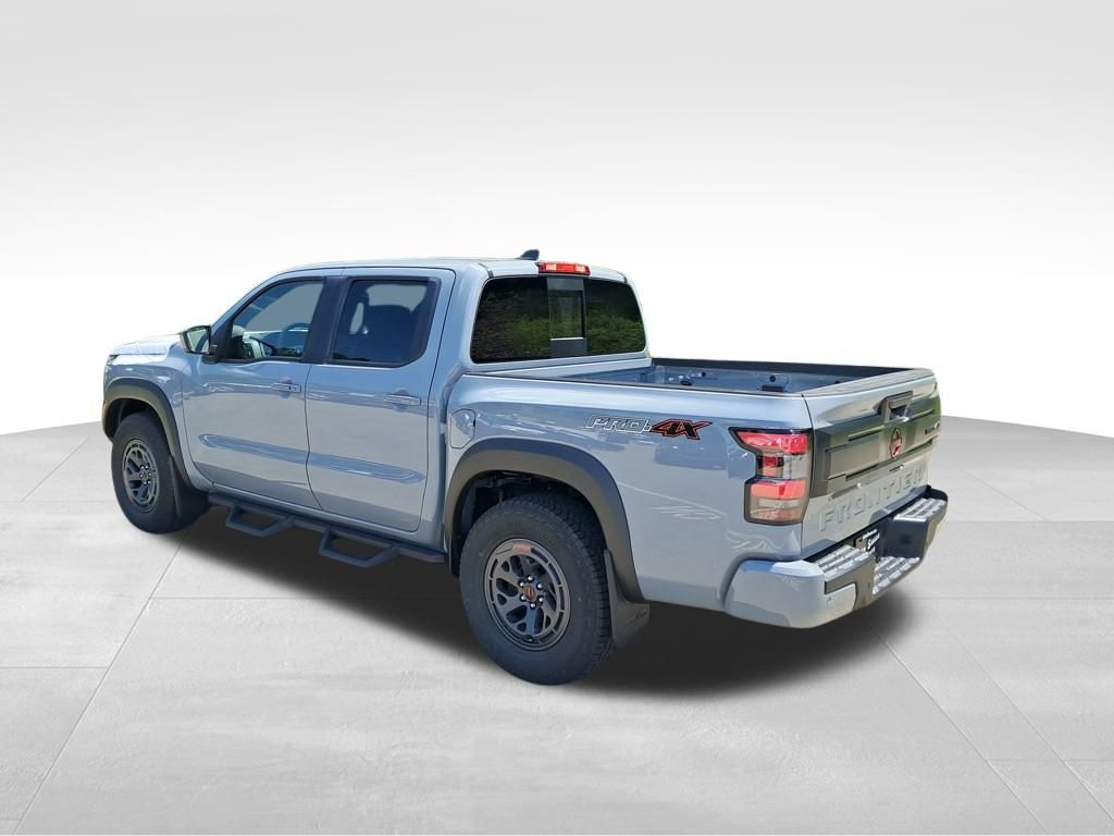 2025 Nissan Frontier PRO-4X photo 3