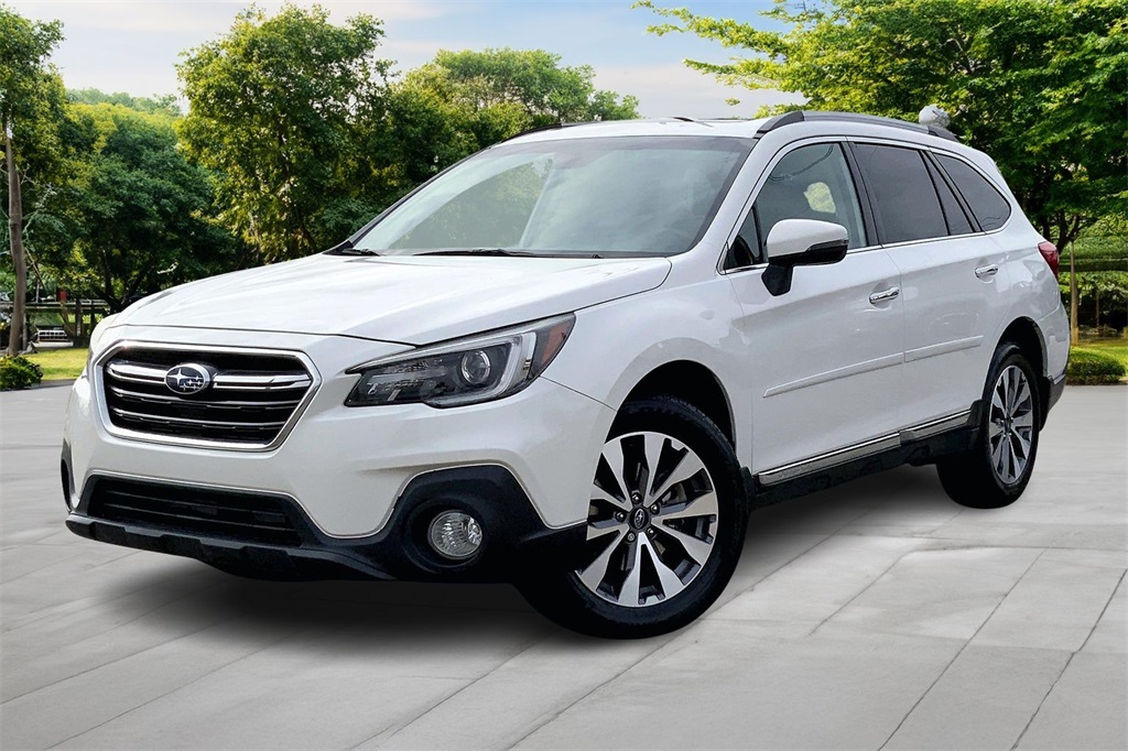 2019 Subaru Outback Touring's photo