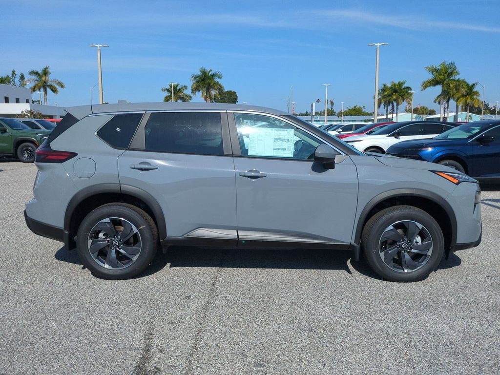 2026 Nissan Rogue SV photo 4