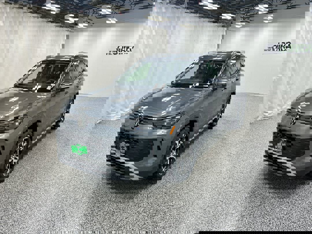 2025 Volkswagen Tiguan SE photo 3