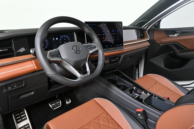 2025 Volkswagen Tiguan SEL R-Line Black photo 4