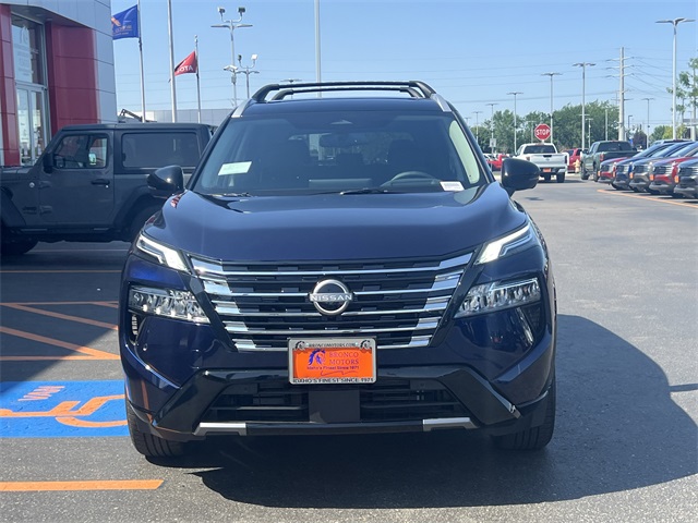 2025 Nissan Rogue Platinum photo 2