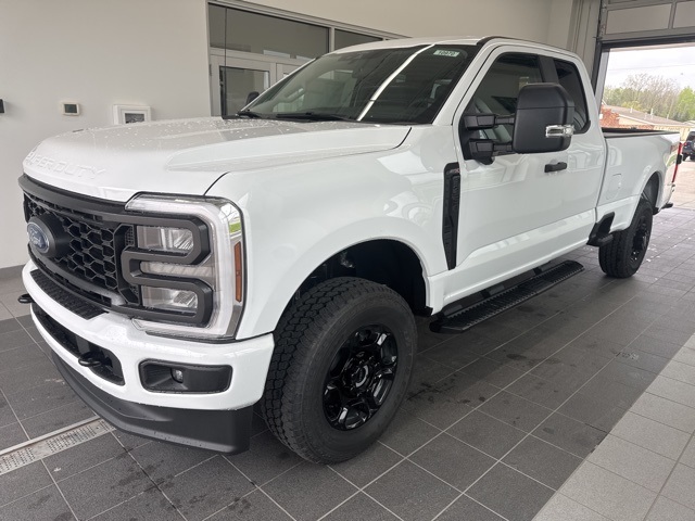 2025 Ford F-350 XL photo 3