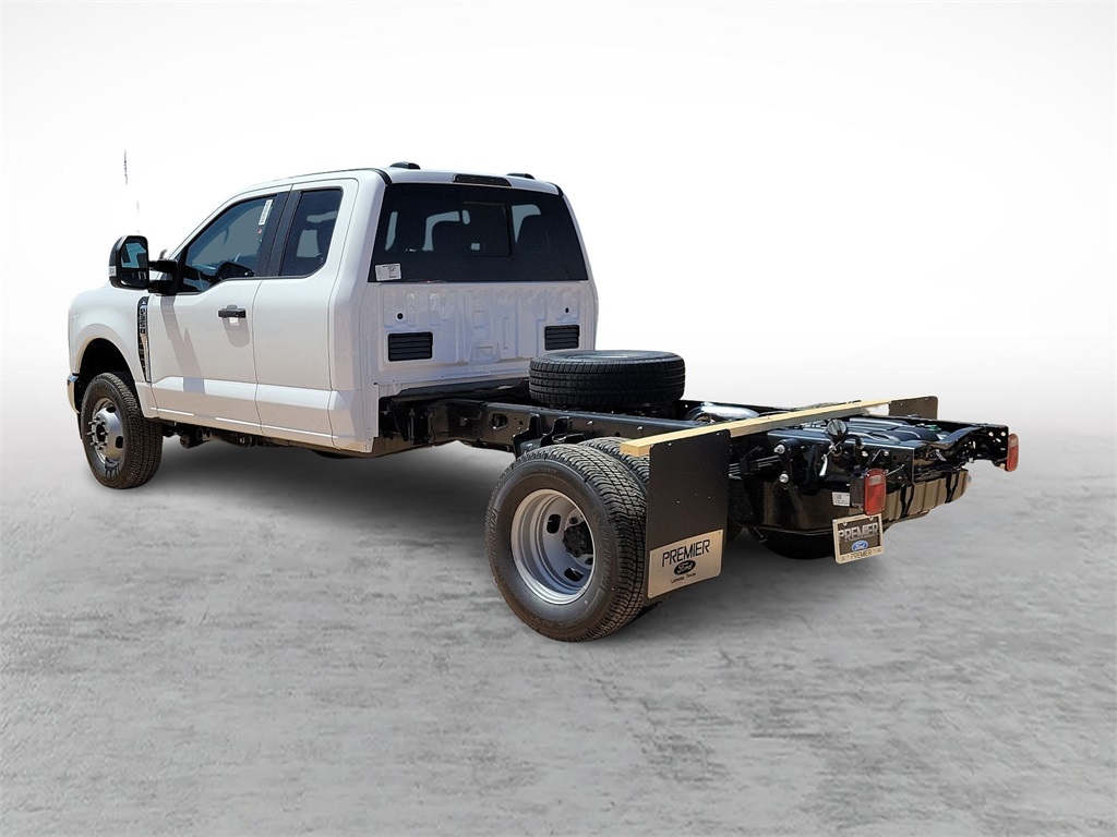 2025 Ford F-350 XL photo 7
