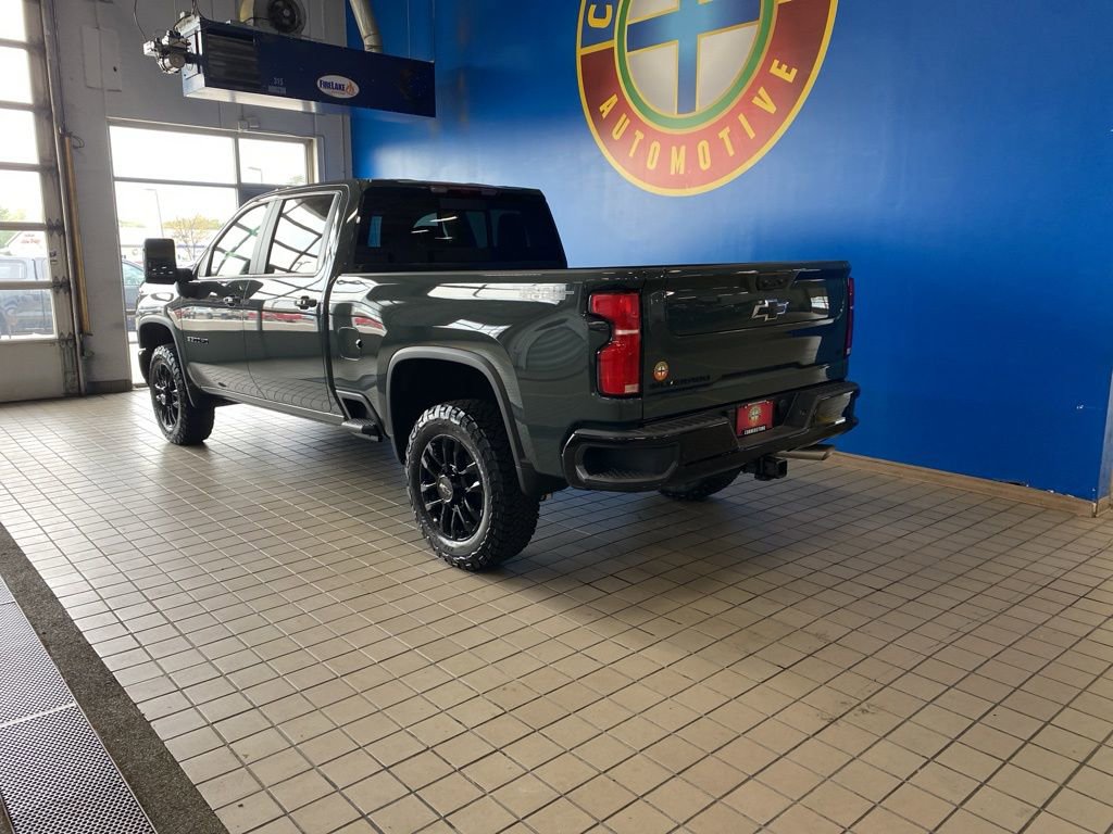 2025 Chevrolet Silverado 3500HD LT photo 17