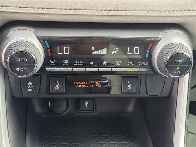 2022 Toyota RAV4 Hybrid XLE Premium photo 19