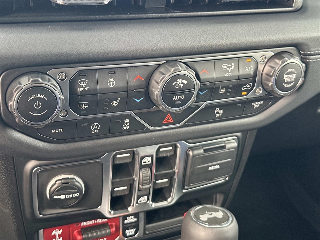 2025 Jeep Wrangler Rubicon X photo 19