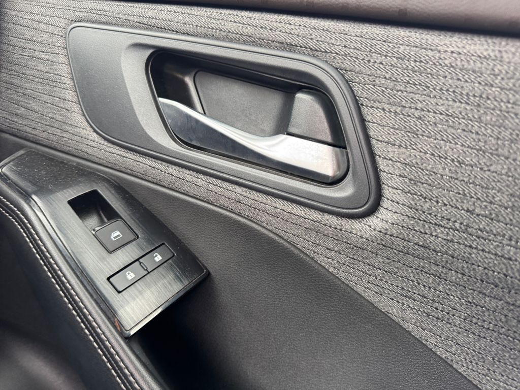 2023 Nissan Rogue SV photo 15
