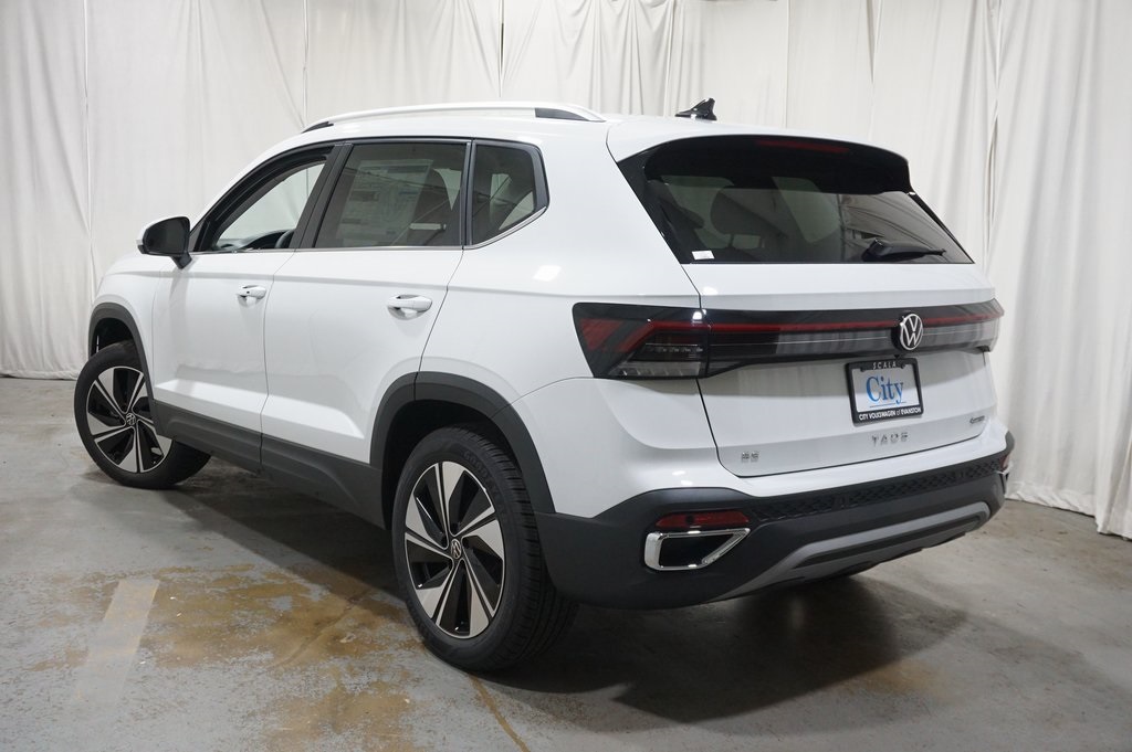 2025 Volkswagen Taos SE photo 4