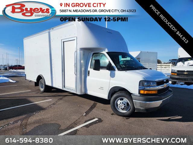 2025 Chevrolet Express Cutaway Base's photo